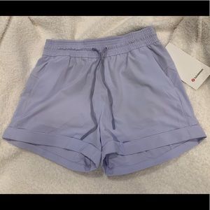NWT lululemon Spring Break Away MR Short 3”